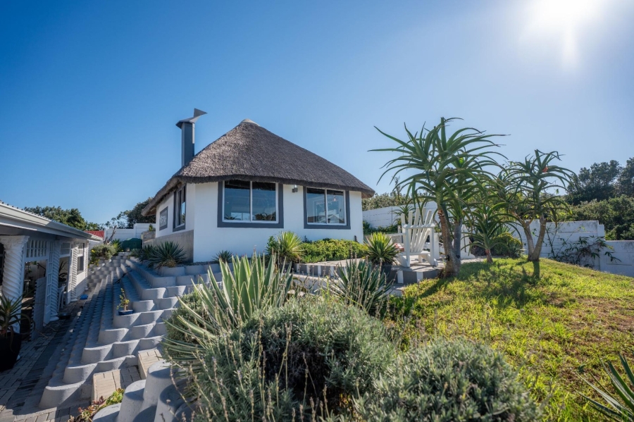 4 Bedroom Property for Sale in Cannon Rocks Eastern Cape